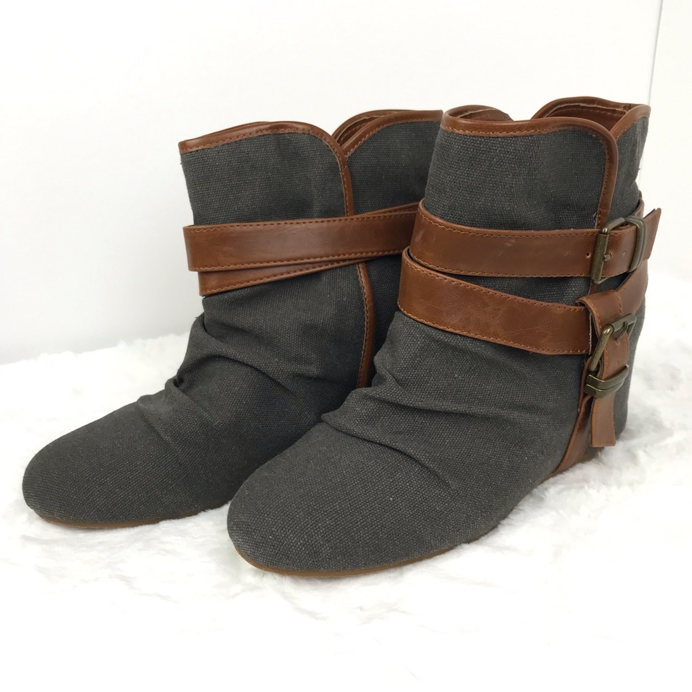 ALDO Elyta Gray Strap Wedge Ankle Boots | Size 8.5